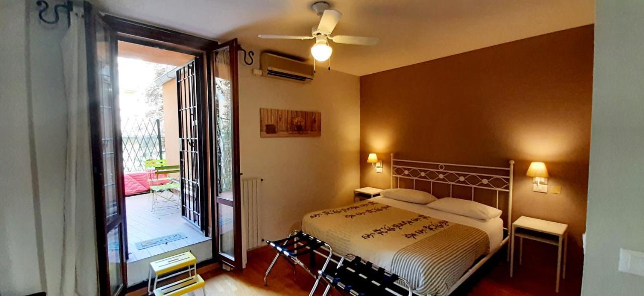 Sweet Saragozza Apartment Bologna Bagian luar foto