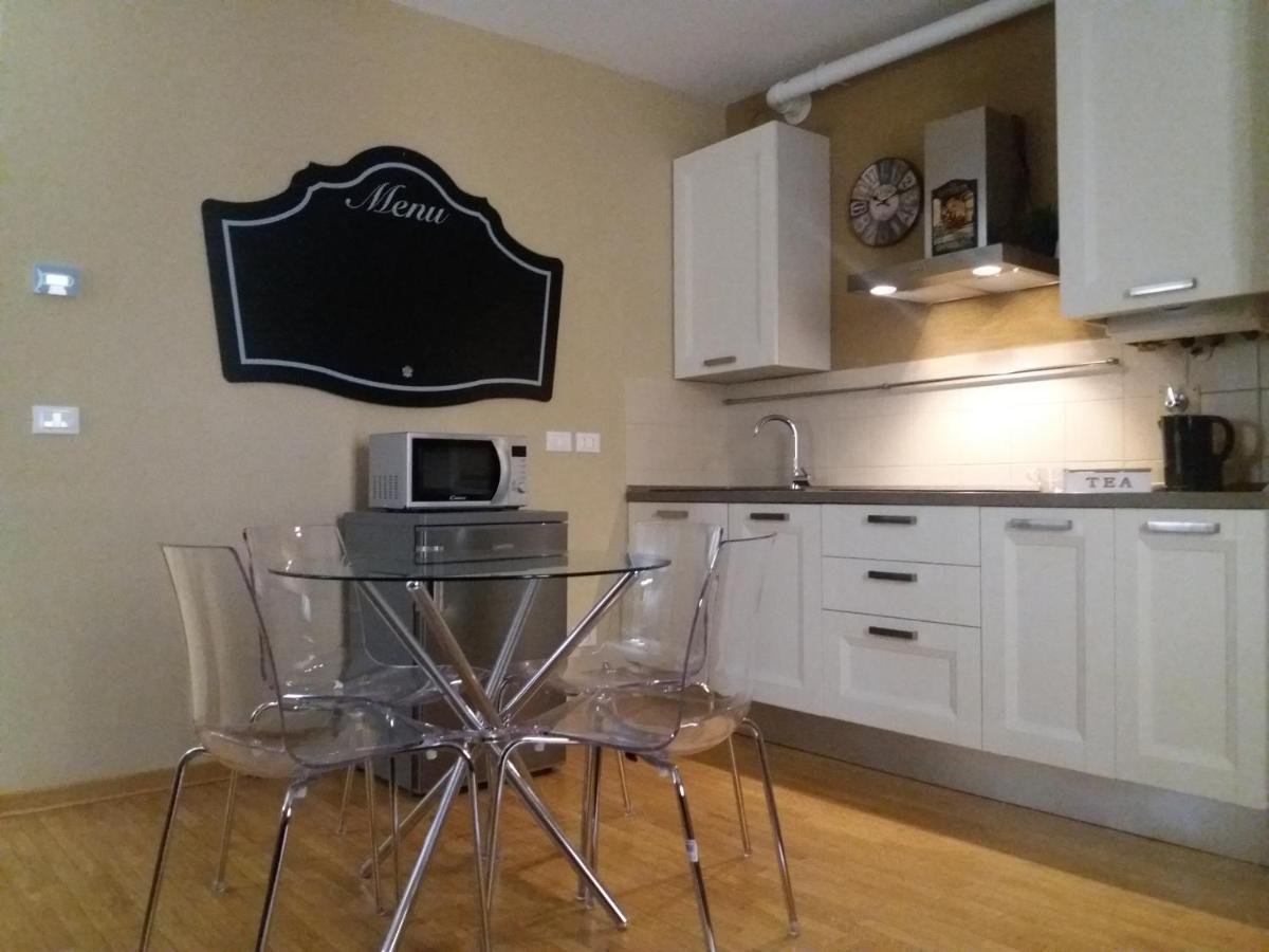Sweet Saragozza Apartment Bologna Bagian luar foto
