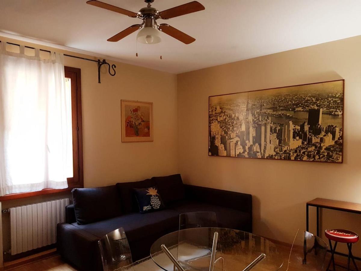 Sweet Saragozza Apartment Bologna Bagian luar foto