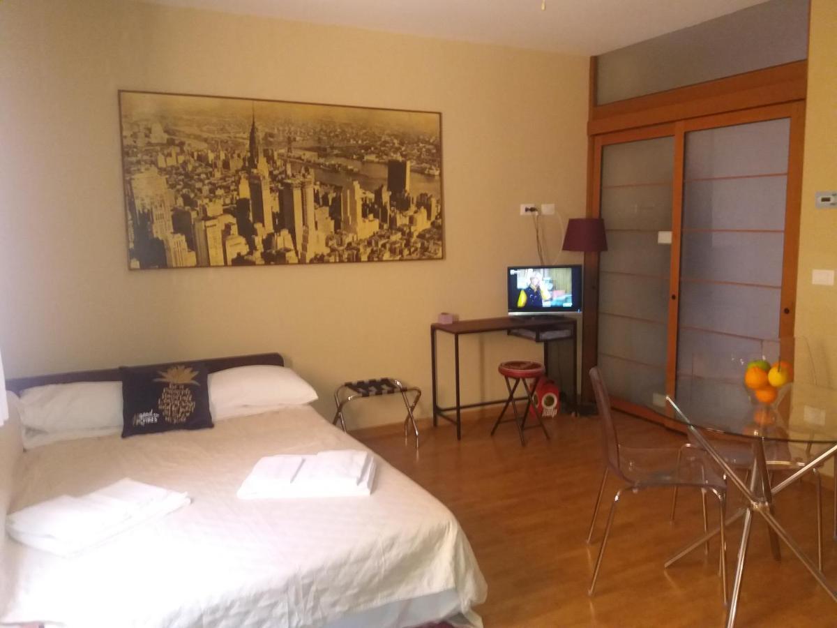 Sweet Saragozza Apartment Bologna Bagian luar foto