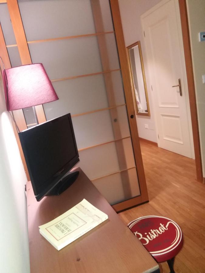 Sweet Saragozza Apartment Bologna Bagian luar foto